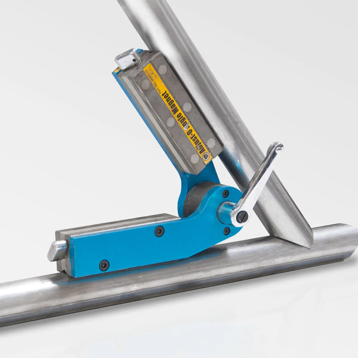 Nastavitelný magnetický úhelník Adjust-O™